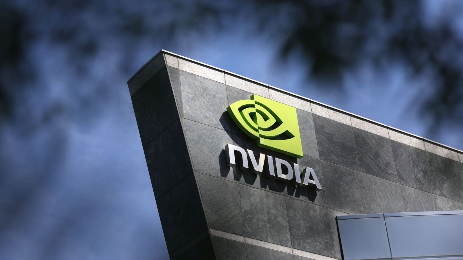 Серверы с чипами Nvidia, изъятые в ходе расследования контрабанды в Китай